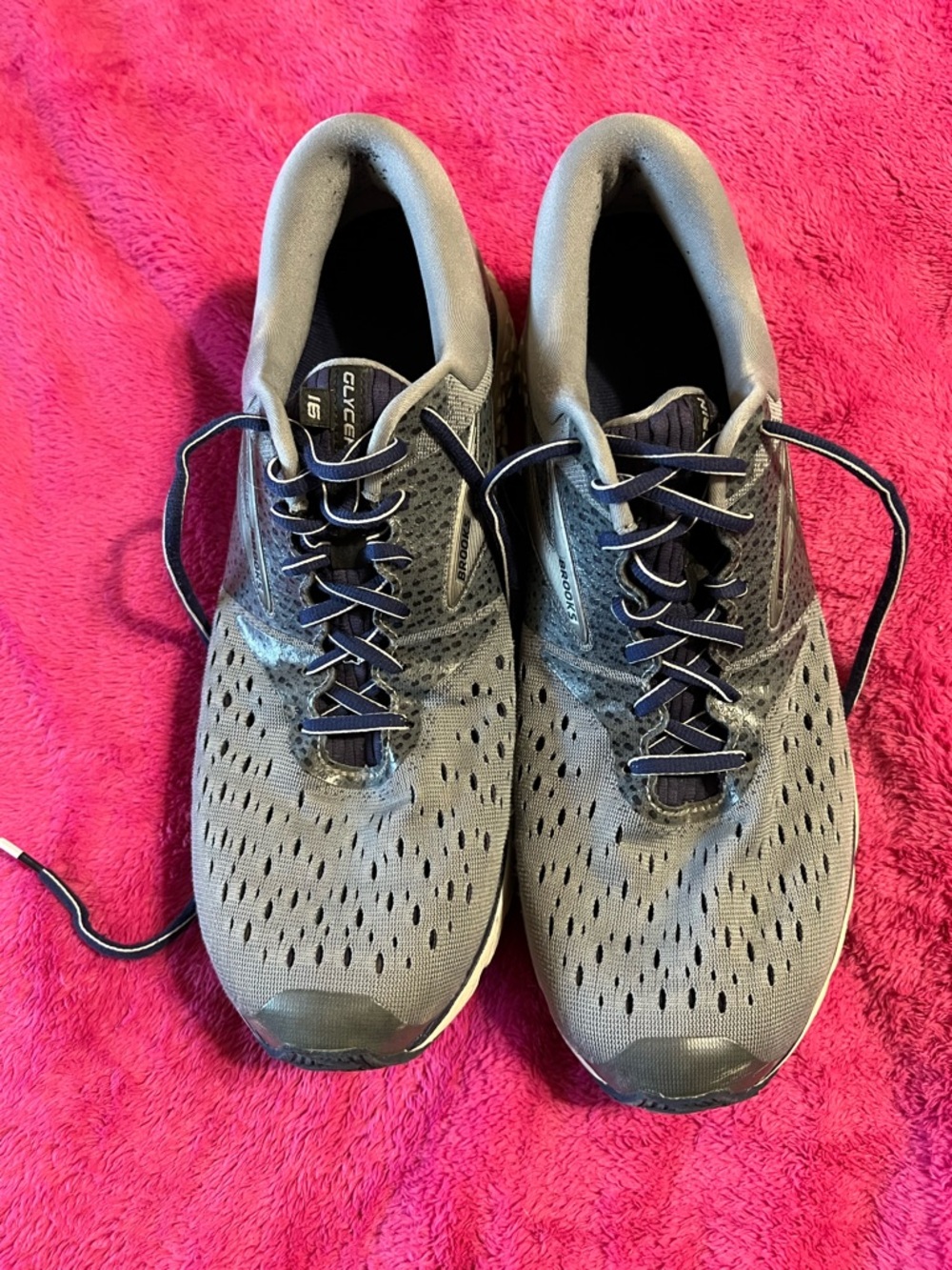 Brooks Men's Gray and Black Athletic Running Shoes